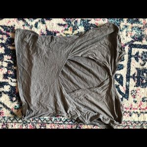 Cropped lululemon grey workout top